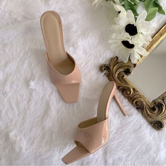 TAN HEEL MULES - Picture 1 of 9